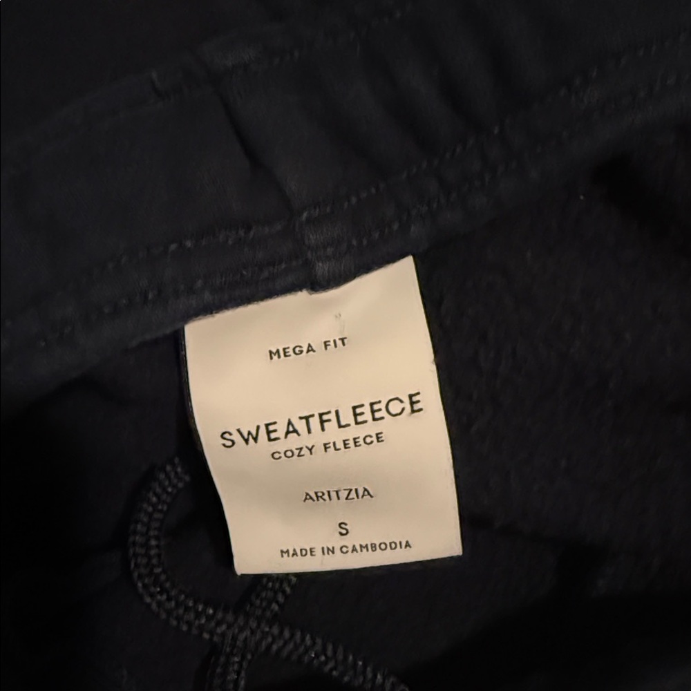 Aritzia Admiral Sweatset - Picture 3 of 3